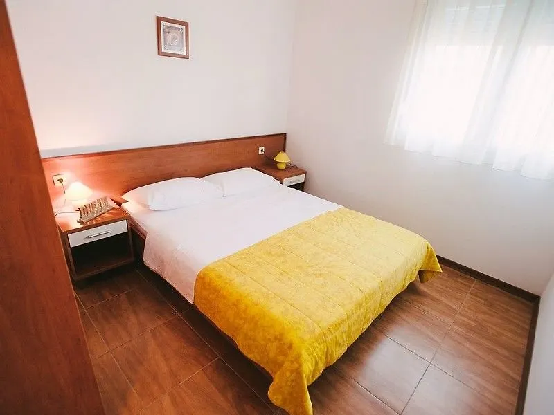 Lägenhetshotell Villa Malo More Arbanija