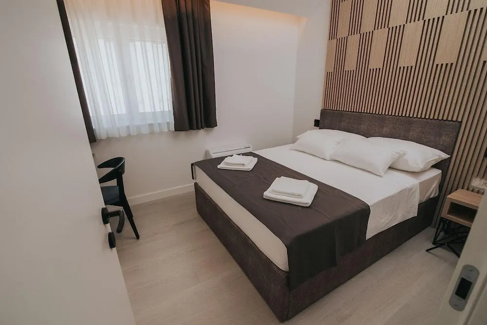 Apartahotel Villa Malo More Arbanija